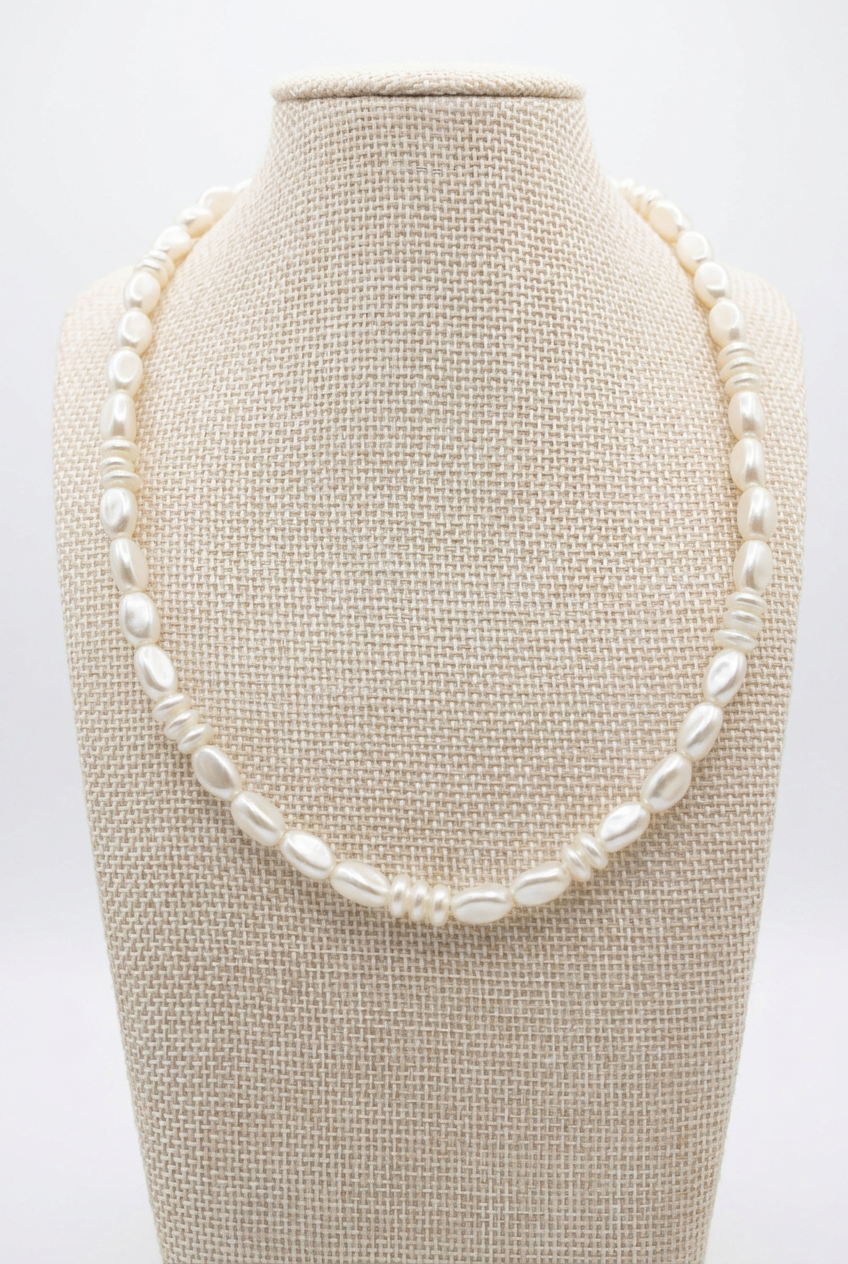 The Pearl choker
