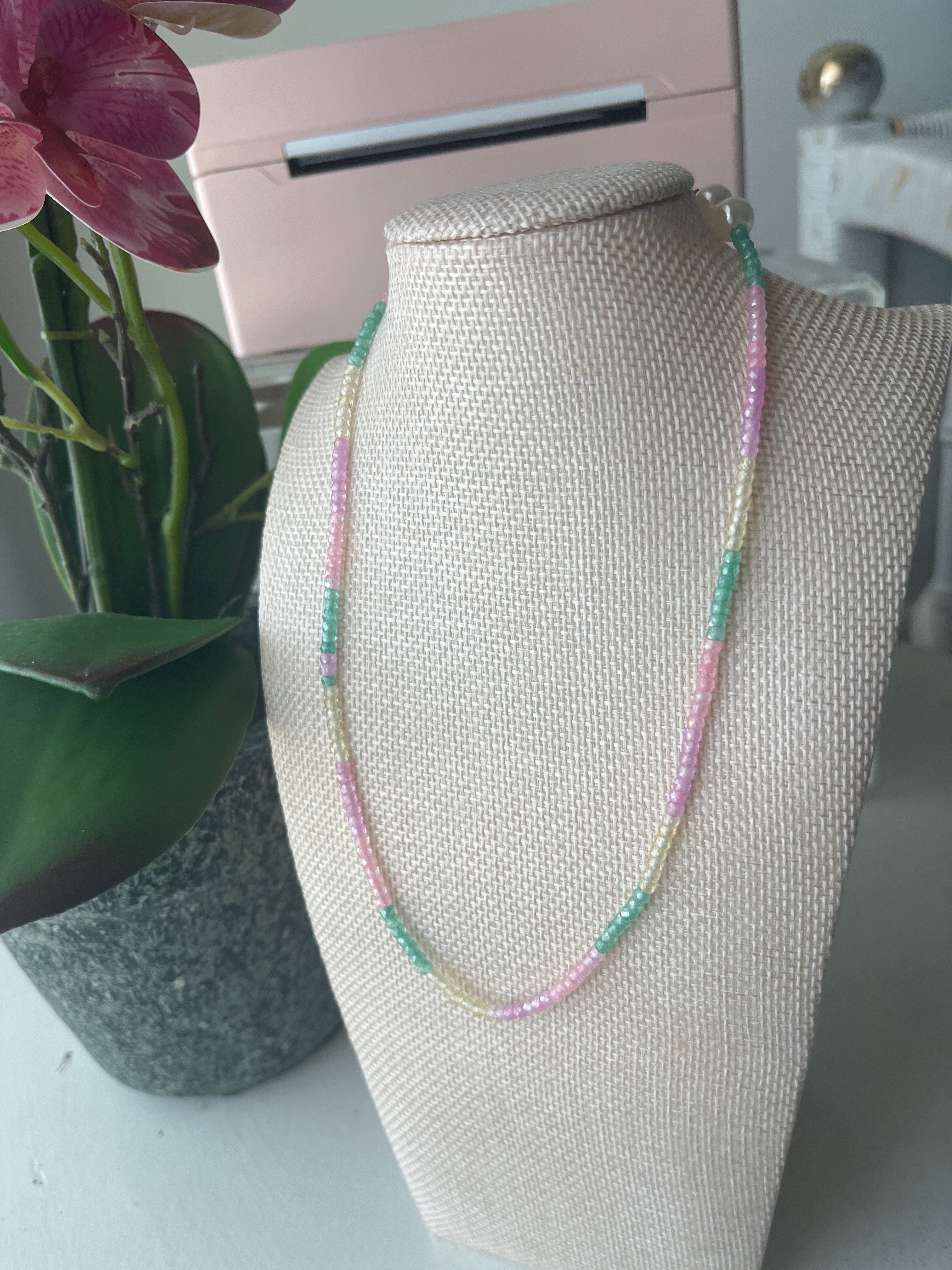 Roxy Choker