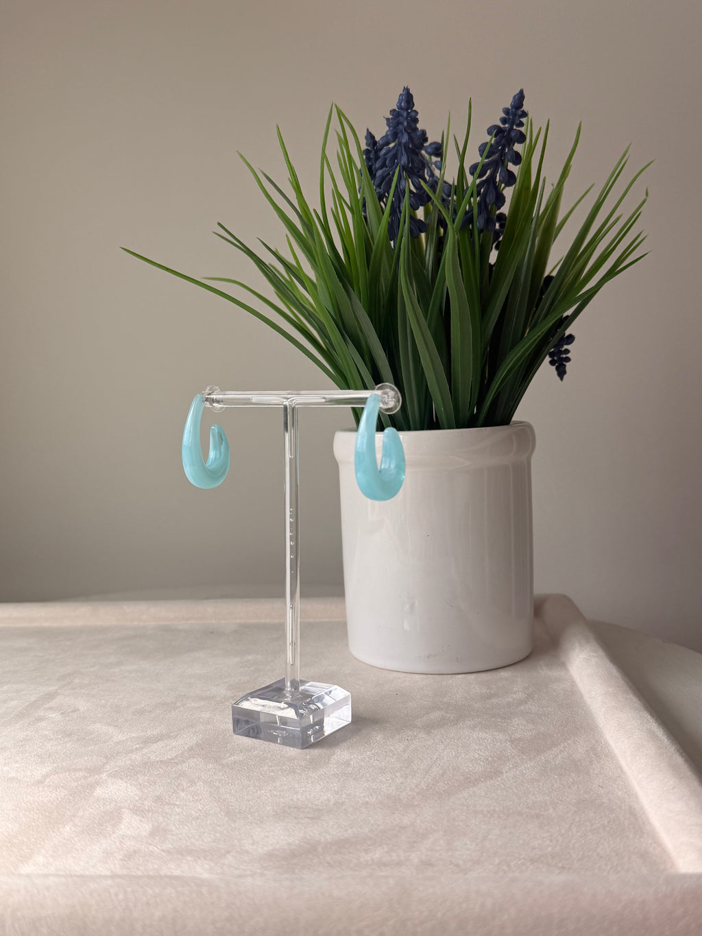 Margaret Acrylic Hoop