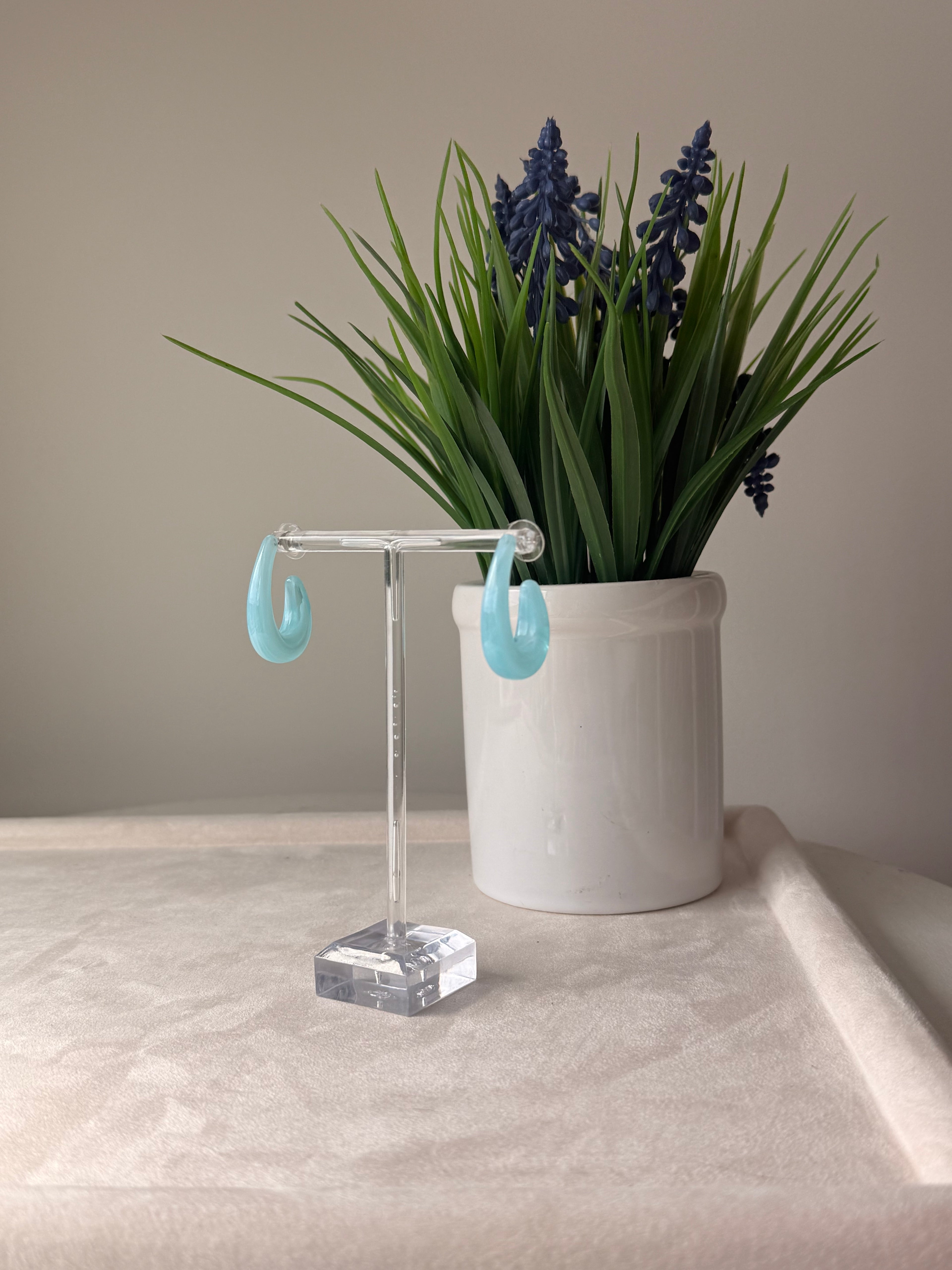 Margaret Acrylic Hoop